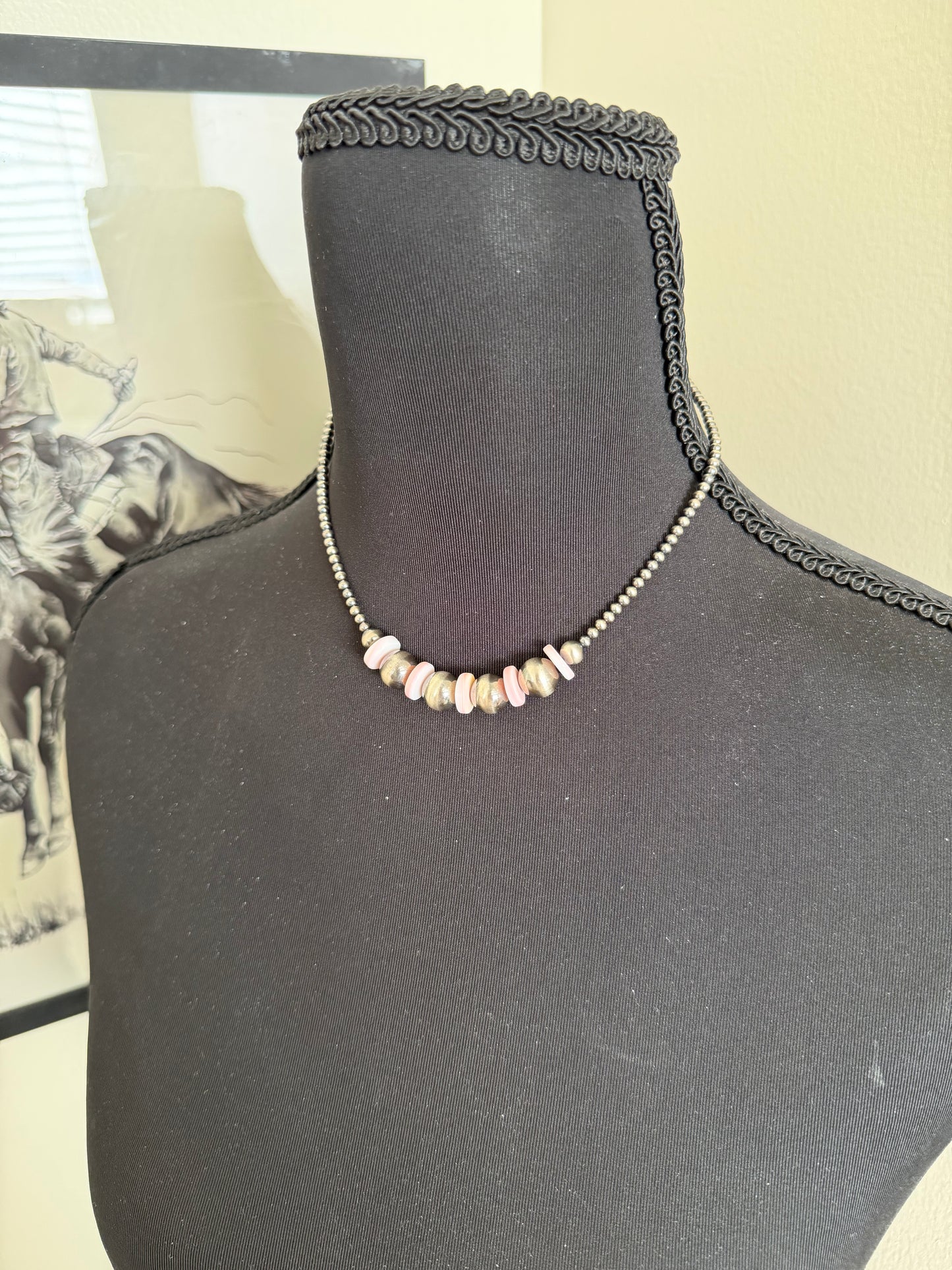 3mm Choker with Pink Conch Discs