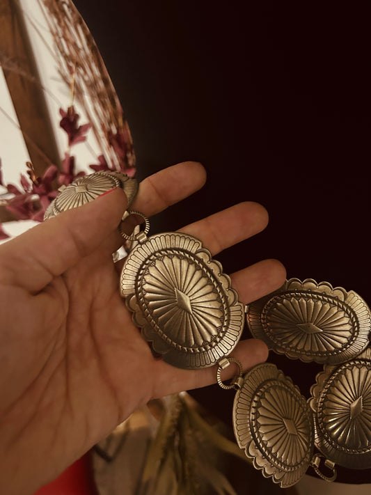 Large Oval Link Concho Belt