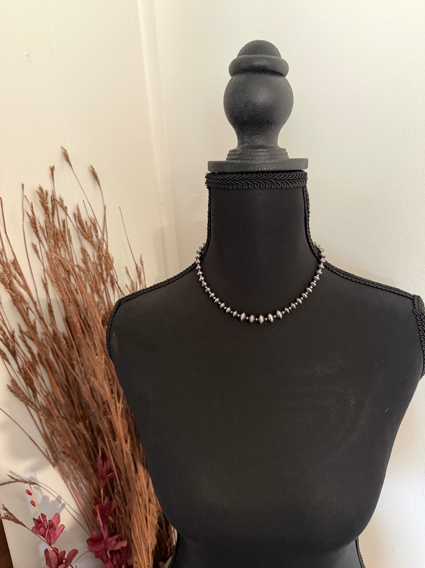 Graduated Saucer Necklace