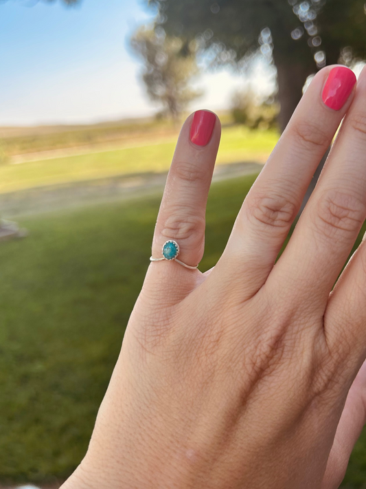 Dainty Single Turquoise Point A Size 5