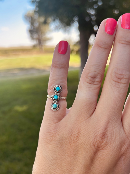 3 Stone Kingman Ring A Size 4.5